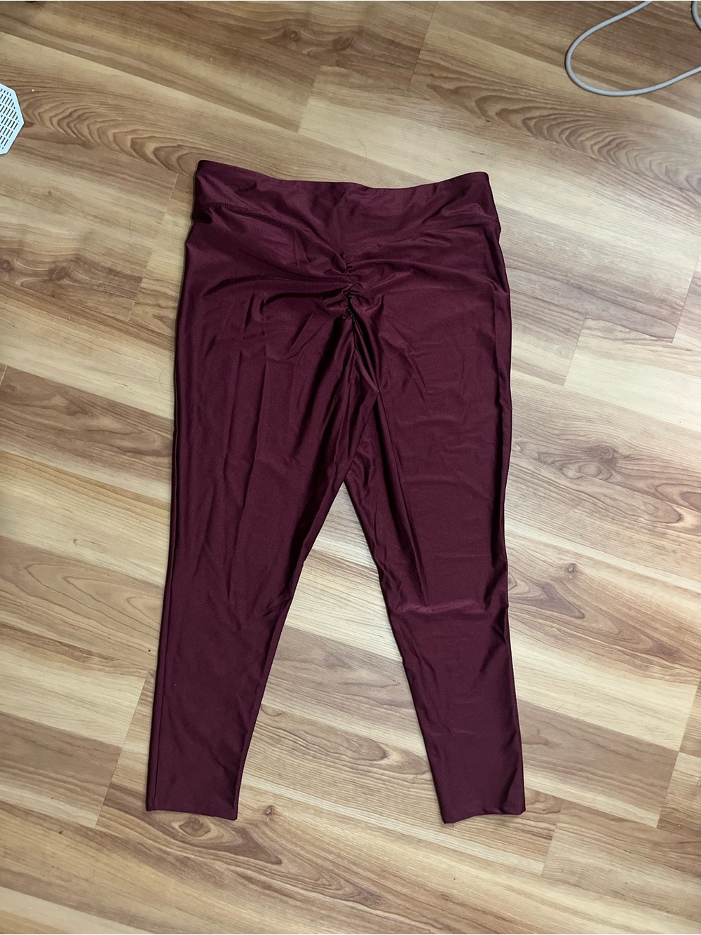 NWT 2X Torrid Maroon Ruched Back Leggings